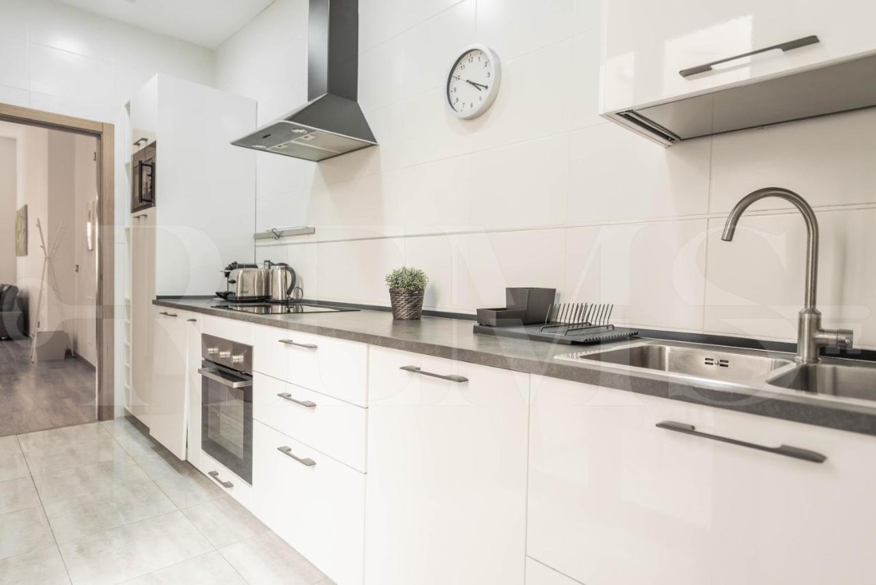 3Br Apartment With Parking And Patio In The Center By Rems Malaga Bagian luar foto