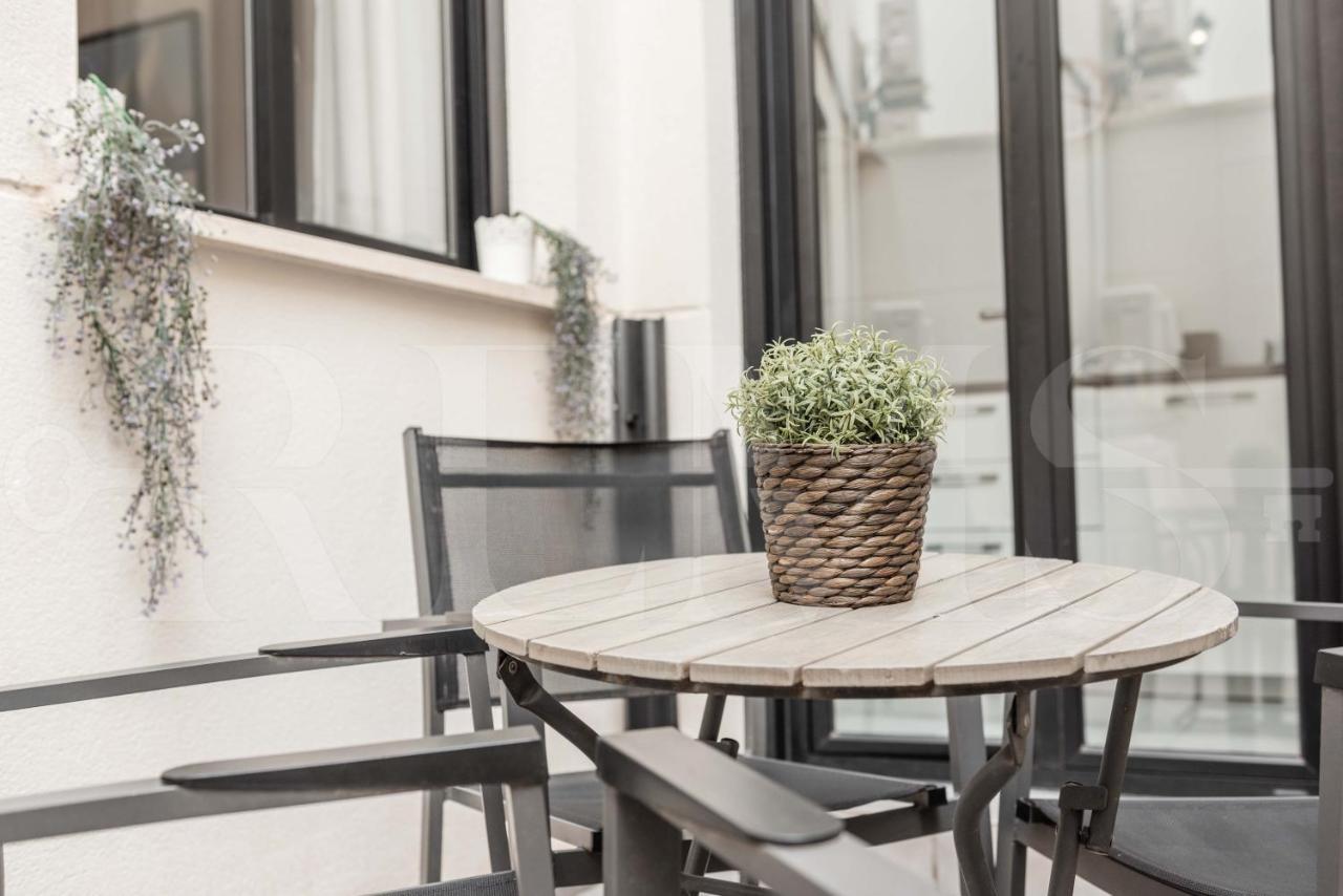 3Br Apartment With Parking And Patio In The Center By Rems Malaga Bagian luar foto