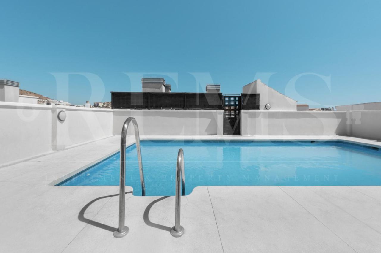 3Br Apartment With Parking And Patio In The Center By Rems Malaga Bagian luar foto