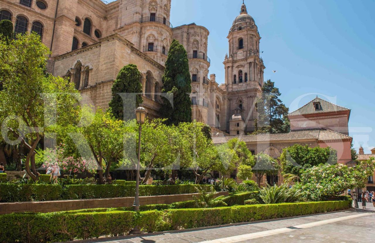 3Br Apartment With Parking And Patio In The Center By Rems Malaga Bagian luar foto